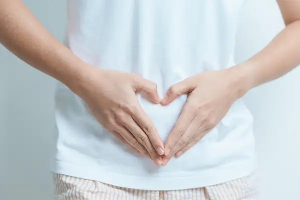 06 Health Digest - 4 Signs of an Unhealthy Gut small