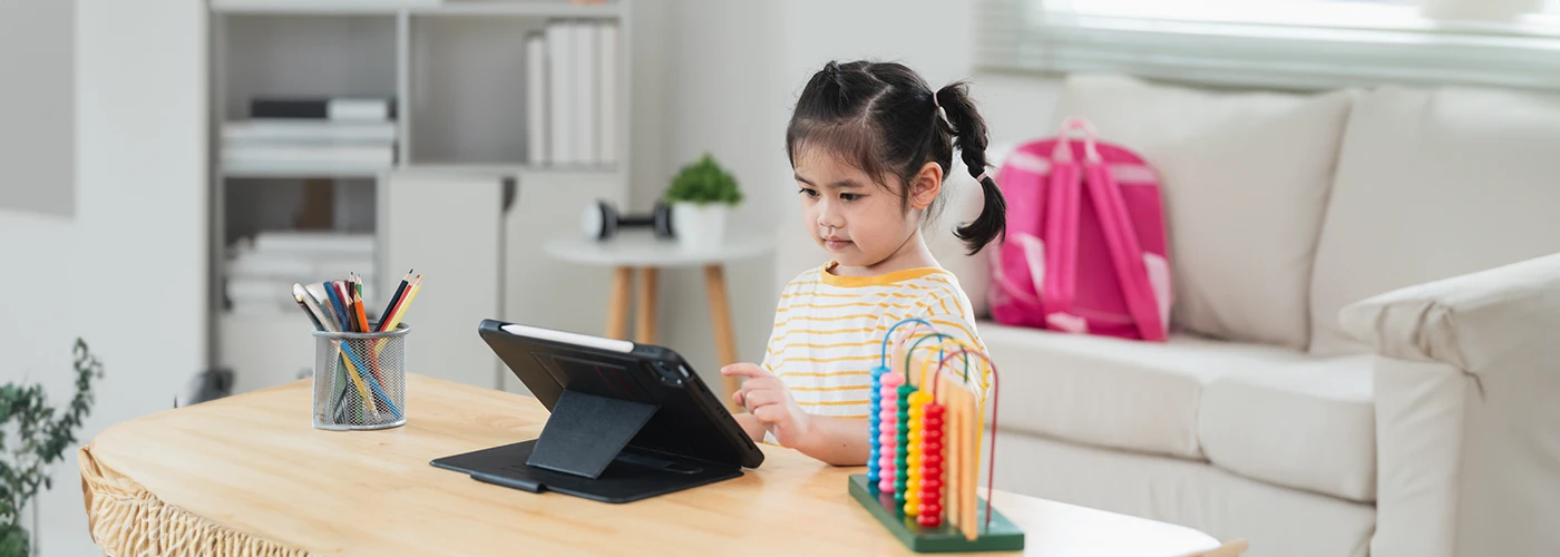 health-digest-children-screen-time-banner